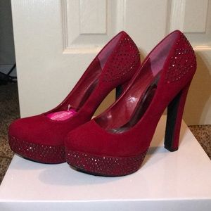 Red Pumps